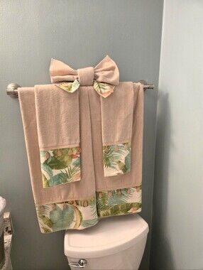 Avanti Linens Beige Tropical Print Decorative Bath Towel Set 6-pc Set.